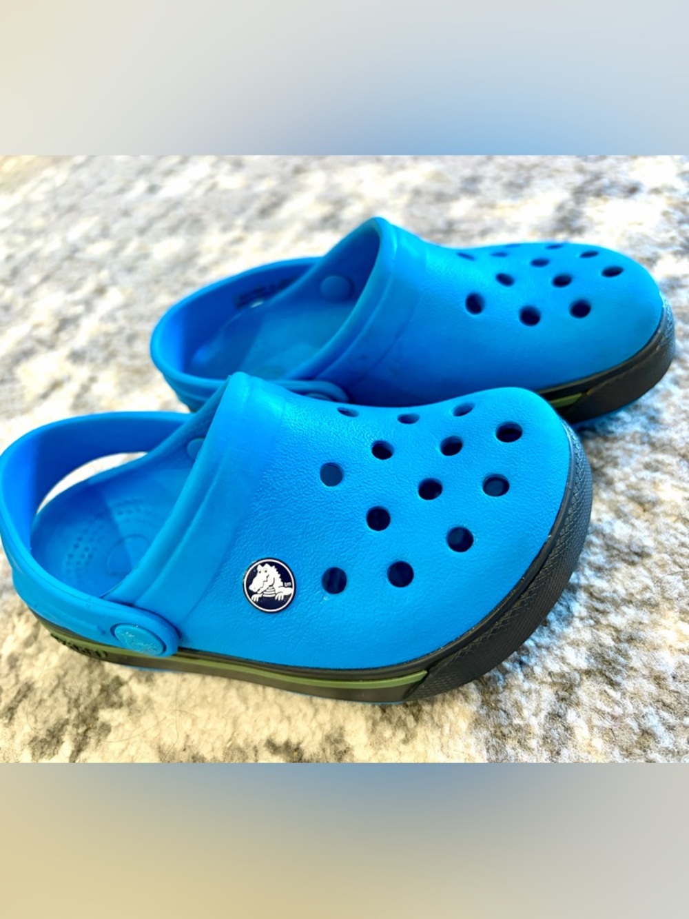 CROCS Kids Clog in Vivid Blue with Black Sole size toddler boy 6-7